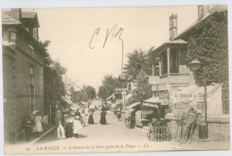 La Baule street scene