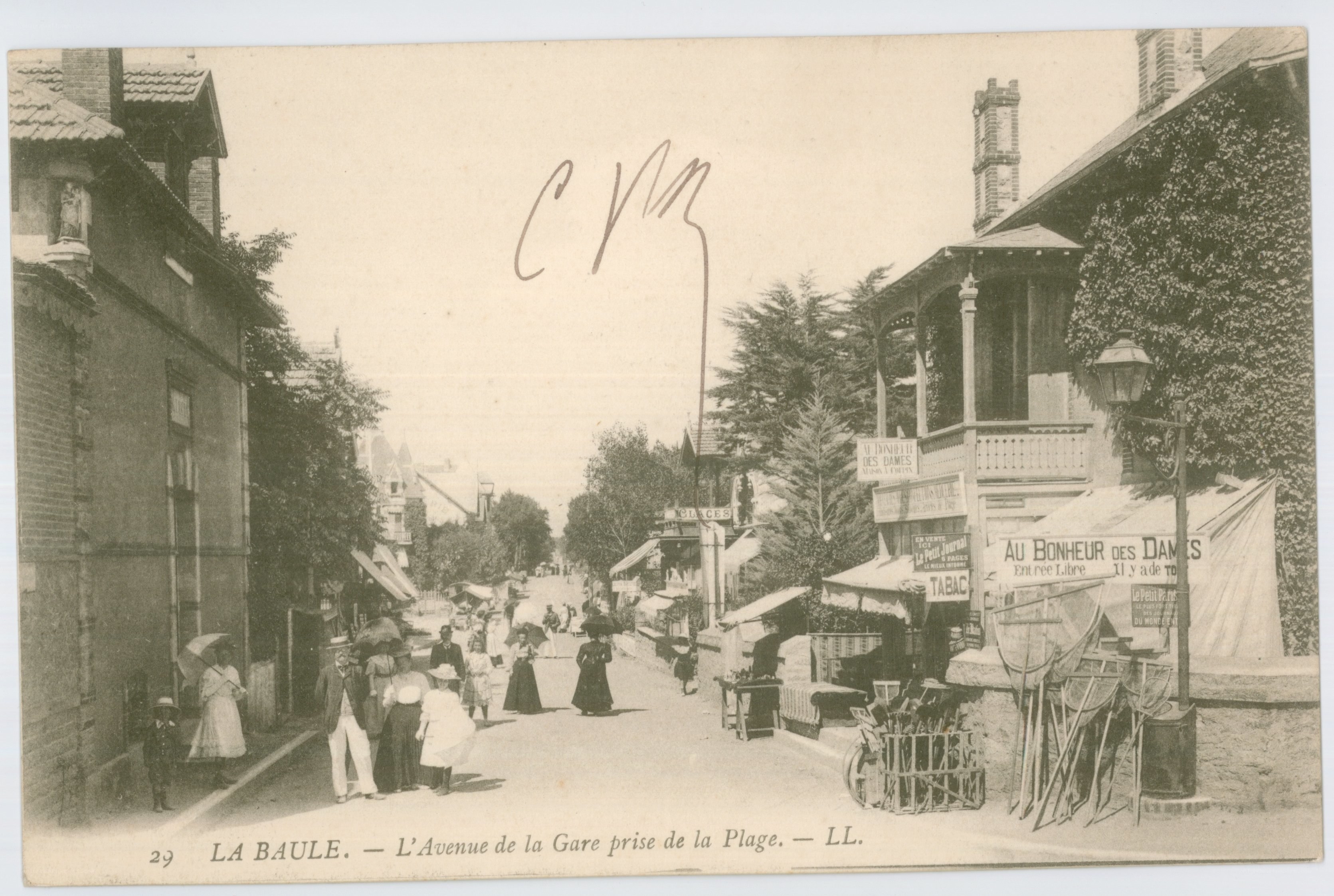 La Baule street scene