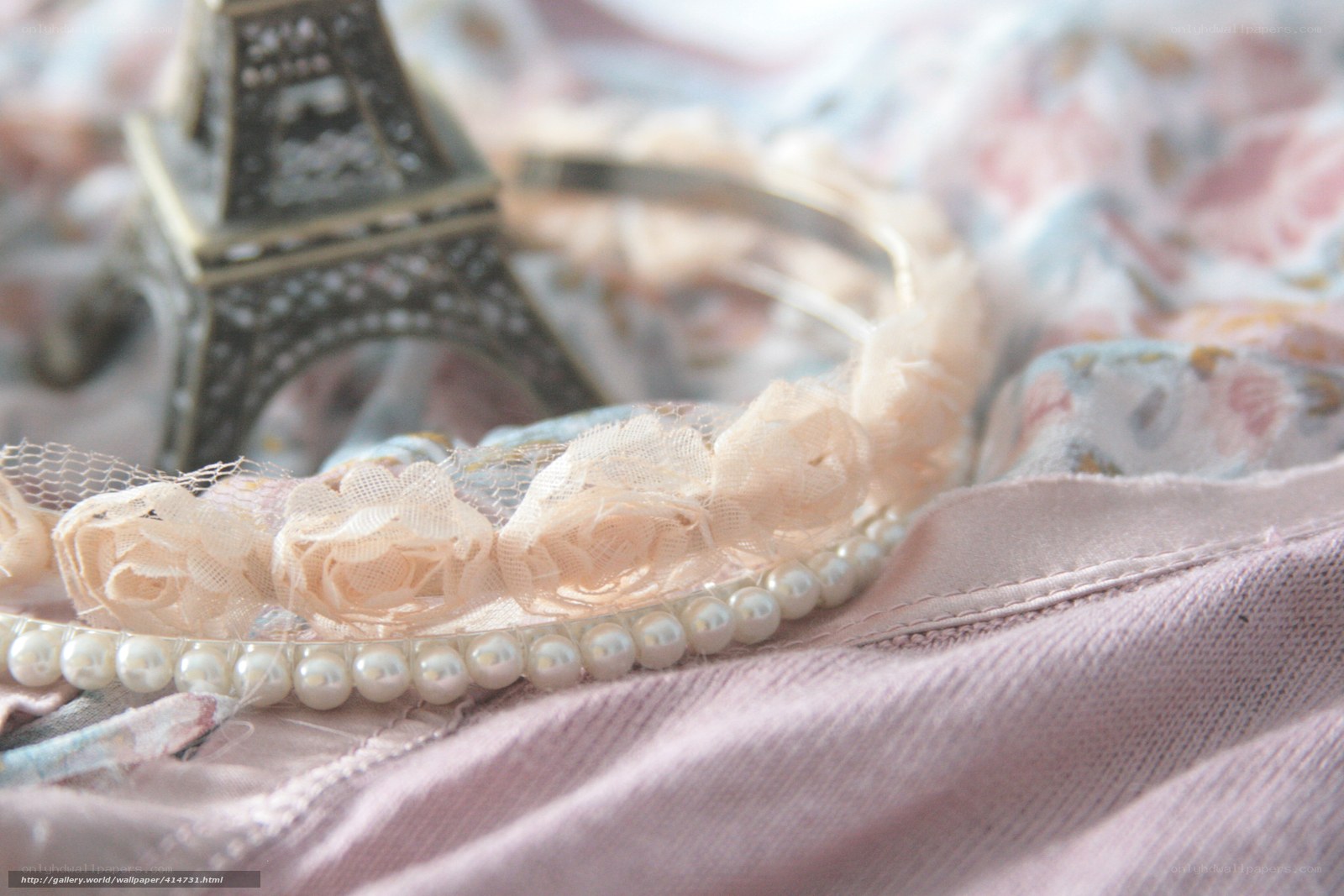 Lace and pearl headband with Eiffel Tower