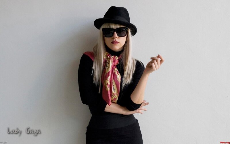 Lady Gaga in black hat