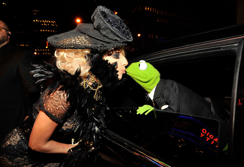 Lady Gaga kisses Kermit the Frog