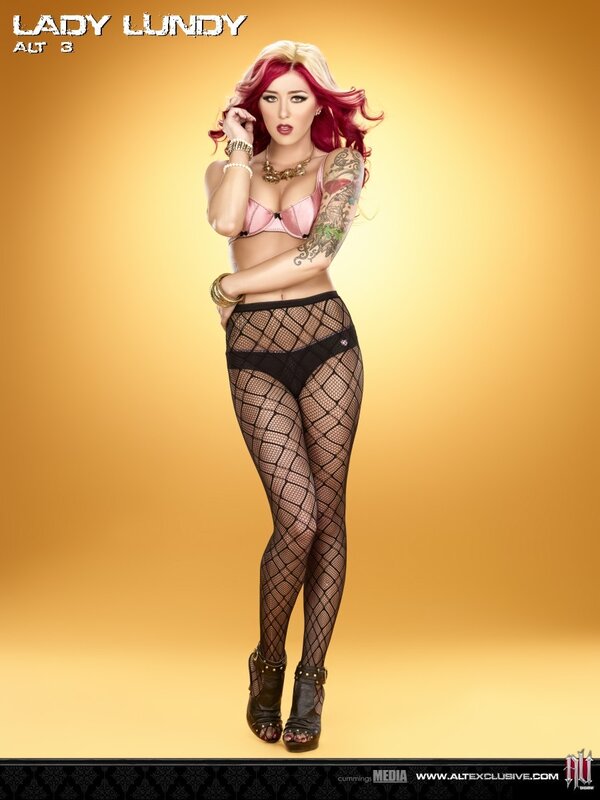Lady Lundy in fishnet tights