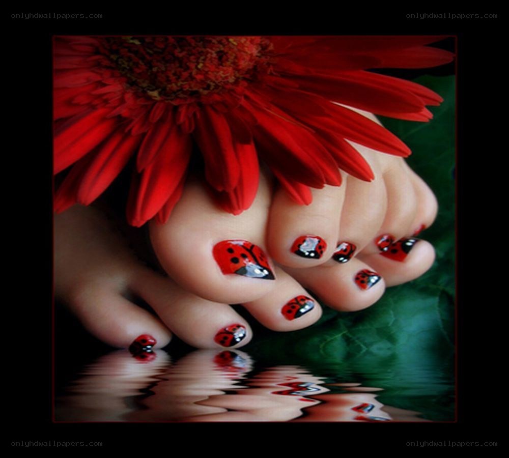 ladybug nail art with flower