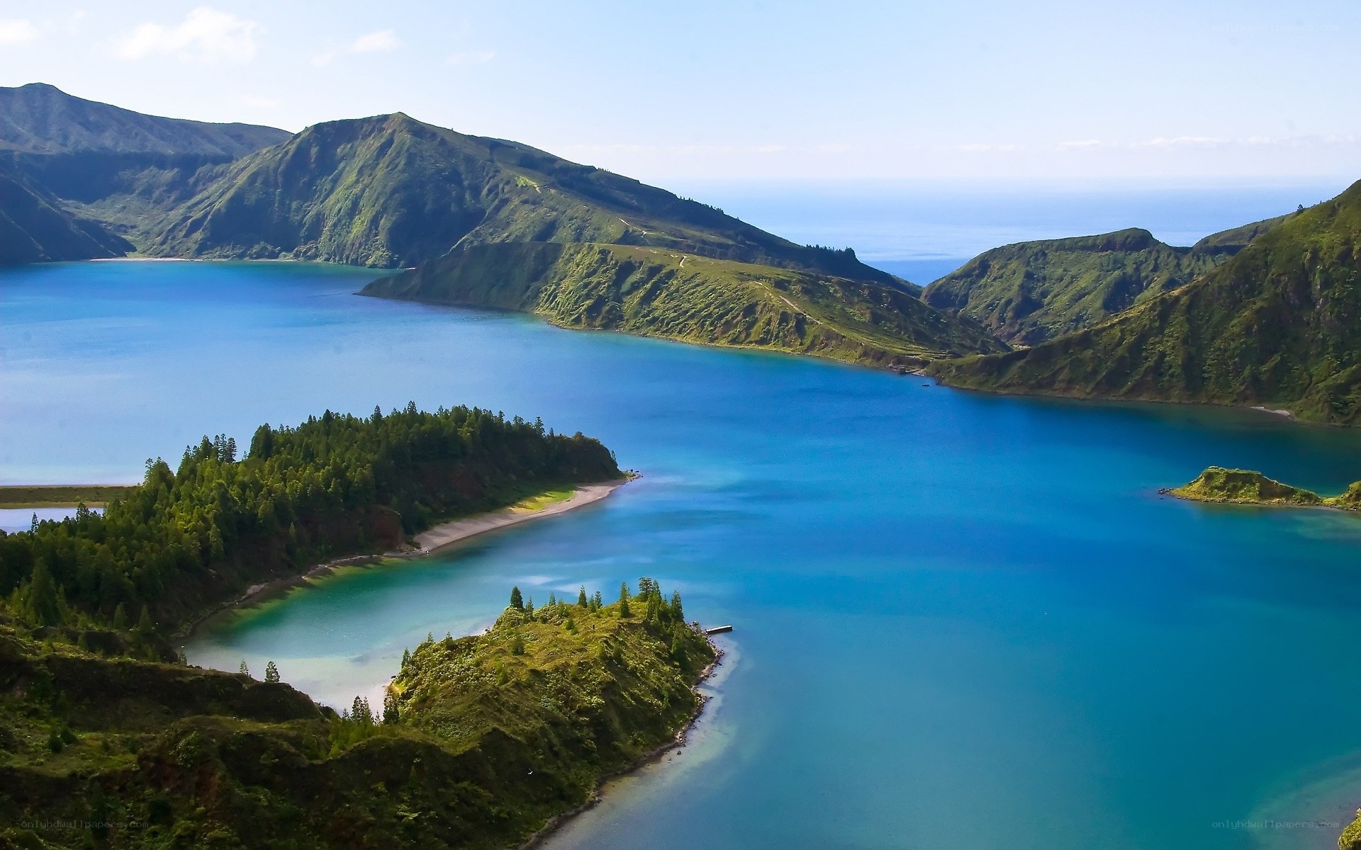 Lagoa do Fogo landscape