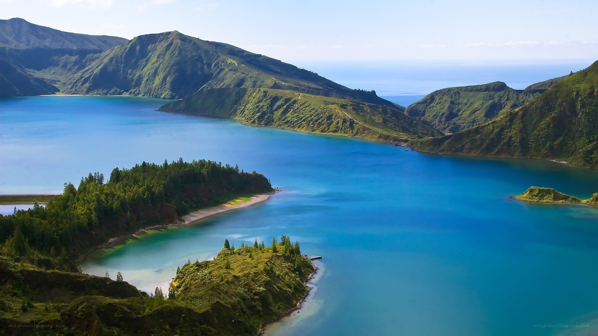 Lagoa do Fogo landscape