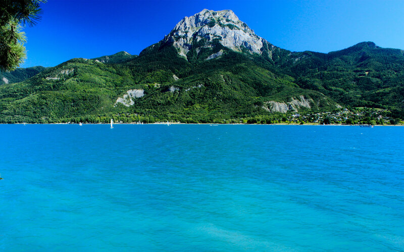 Lake and mountain landscape