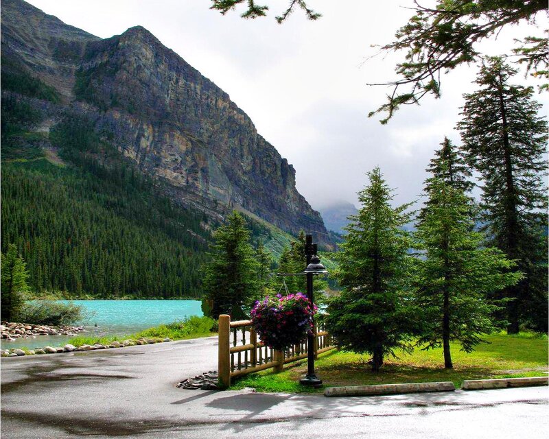 Lake and Mountain Landscape — Green