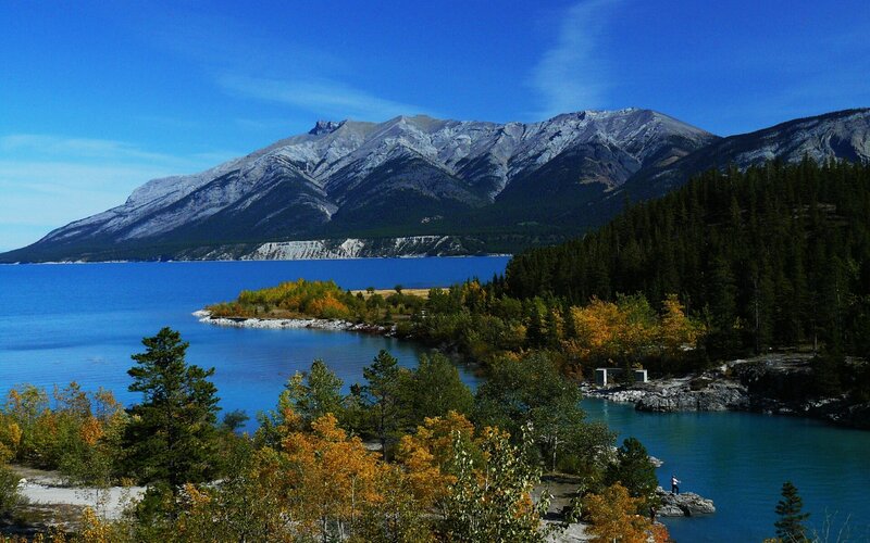 Lake and mountains in autumn