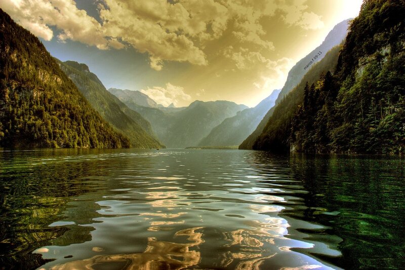 Lake Between Mountains — Green