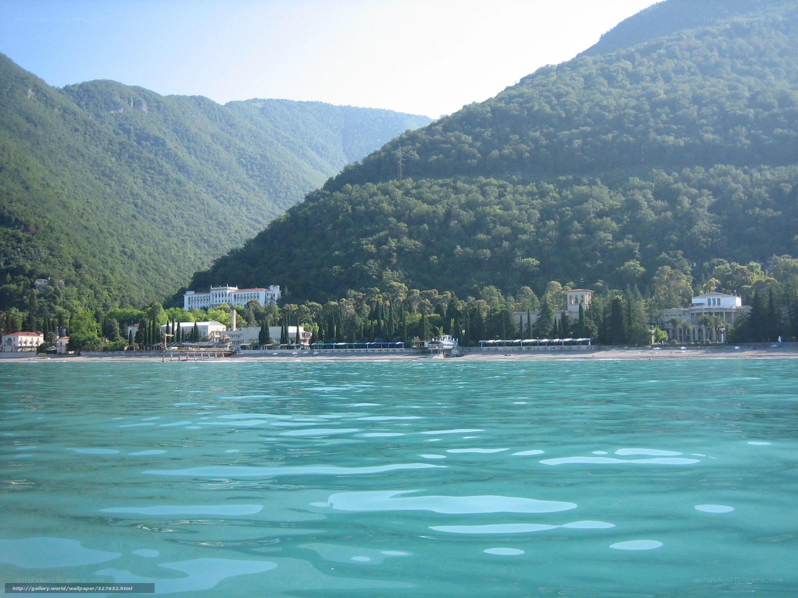 Lake Como shoreline view