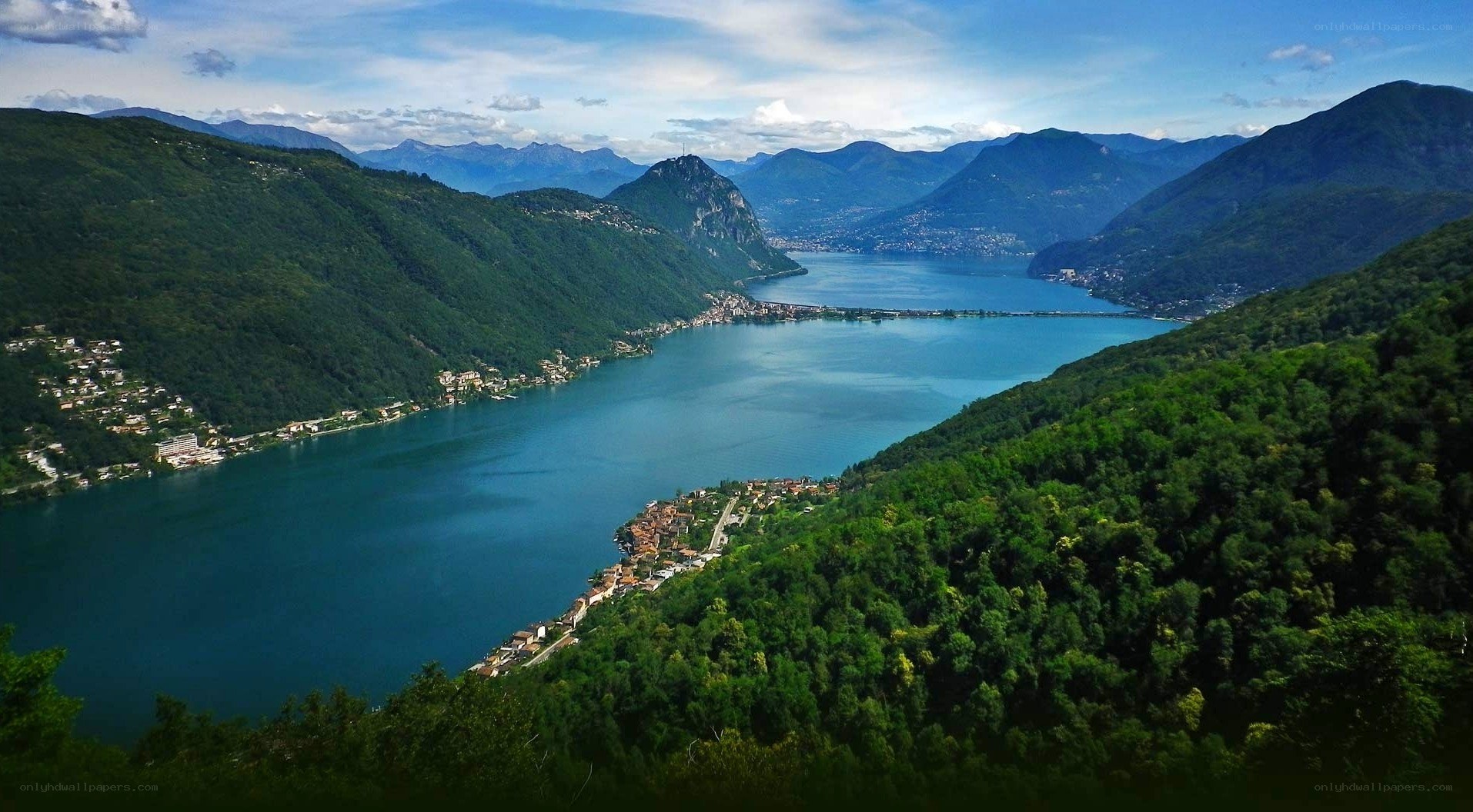 Lake Como with mountains