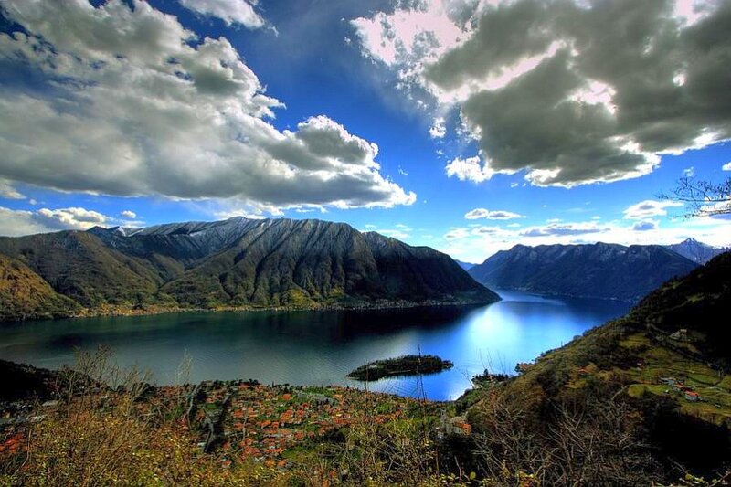 Lake Como with mountains