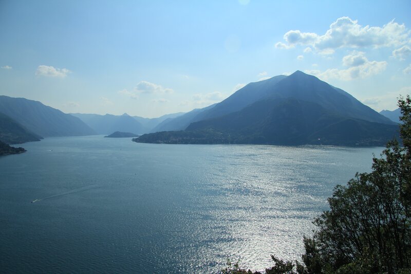 Lake Como with mountains