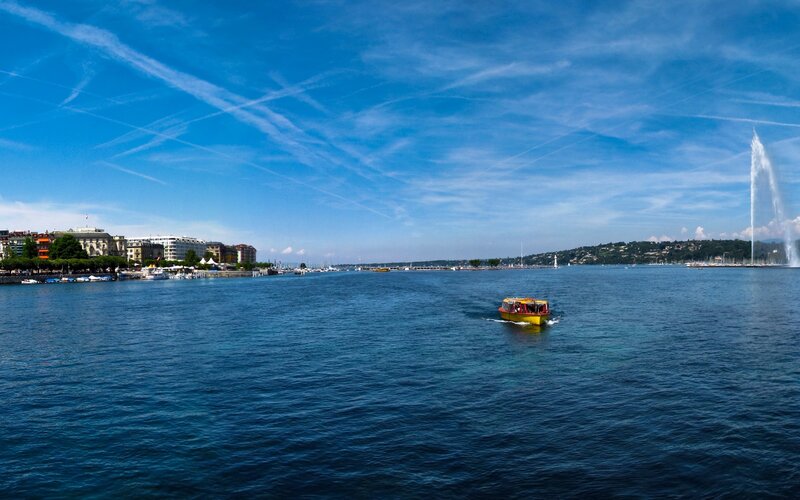 Lake Geneva with fountain and boat