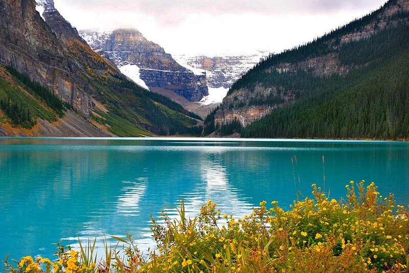 Lake in Mountain Valley — Blue, Serene