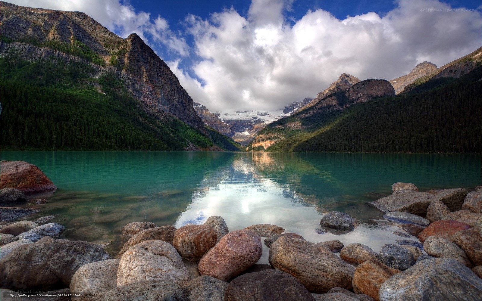 Lake Louise with mountains