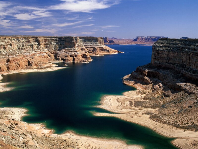 Lake Powell canyon landscape