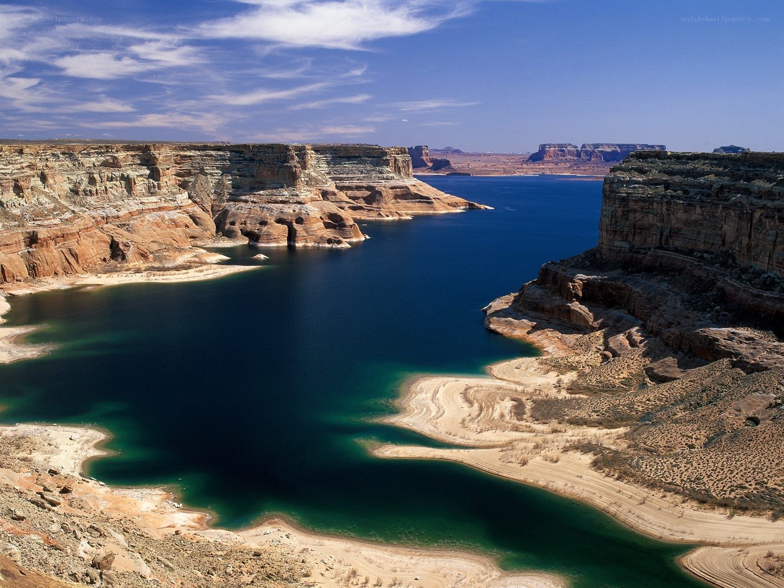 Lake Powell canyon landscape