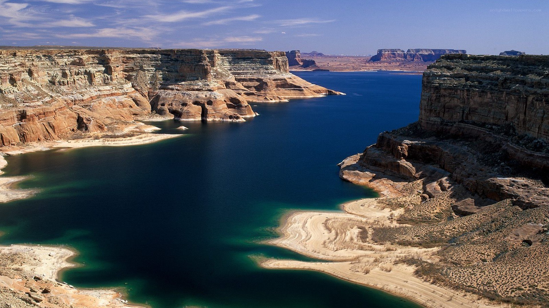 Lake Powell canyon landscape