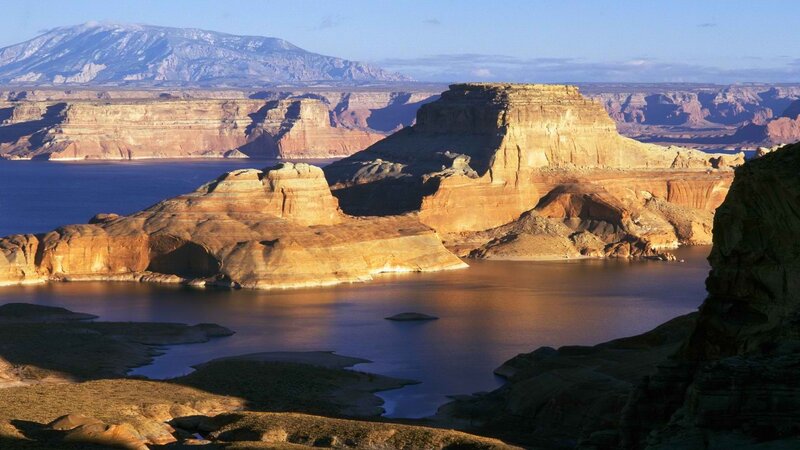 Lake Powell canyon landscape