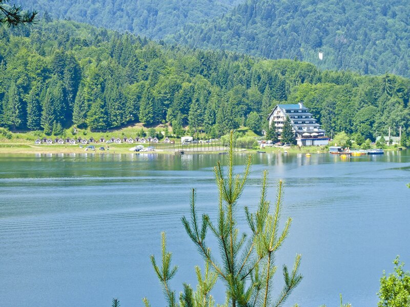 Lake Resort with Cabins