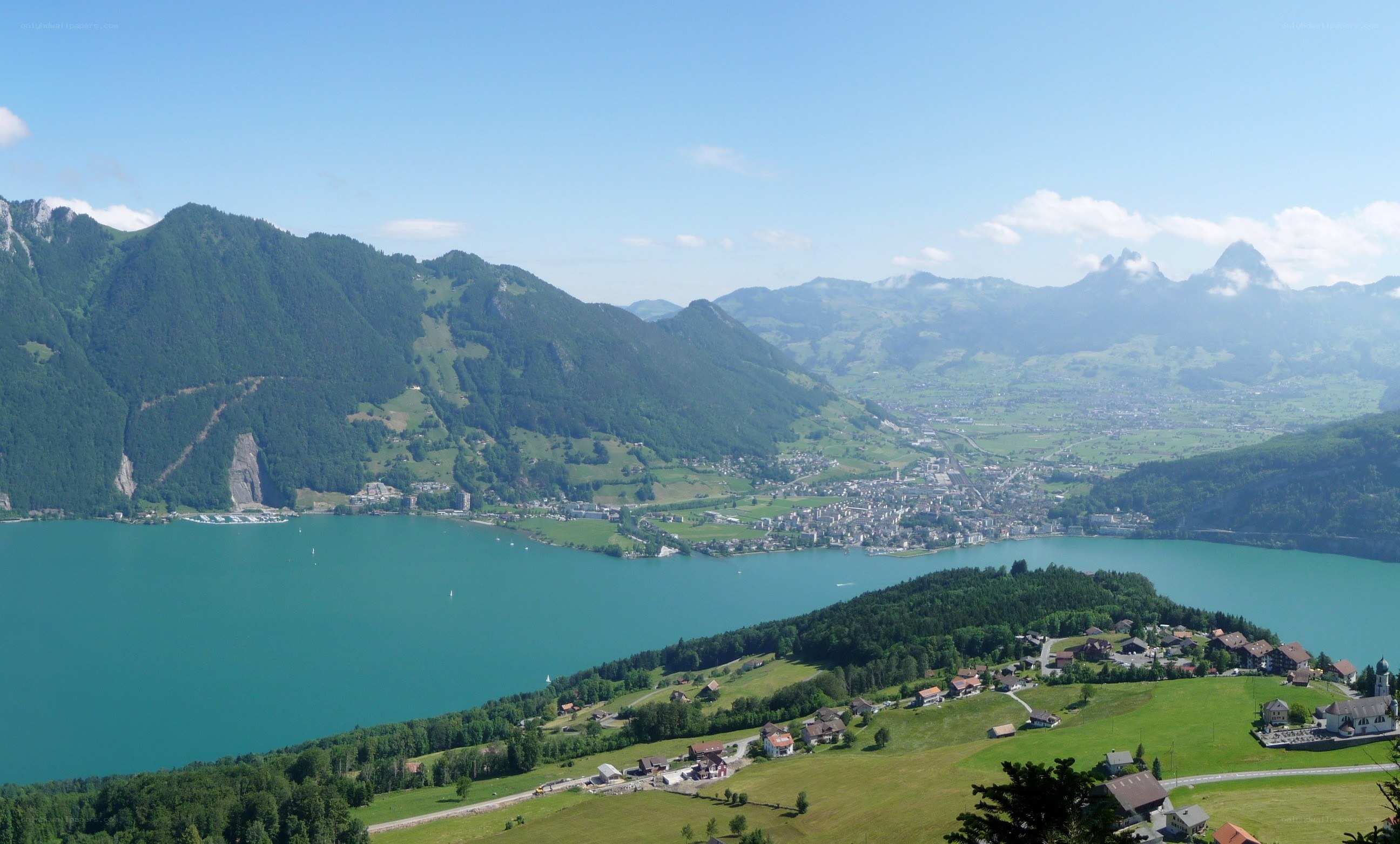 Lake Thun and surrounding mountains