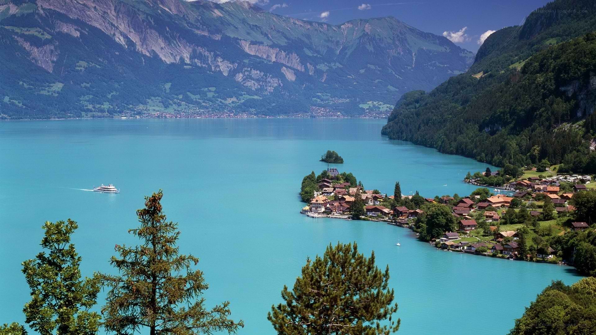 Lake Thun with mountains