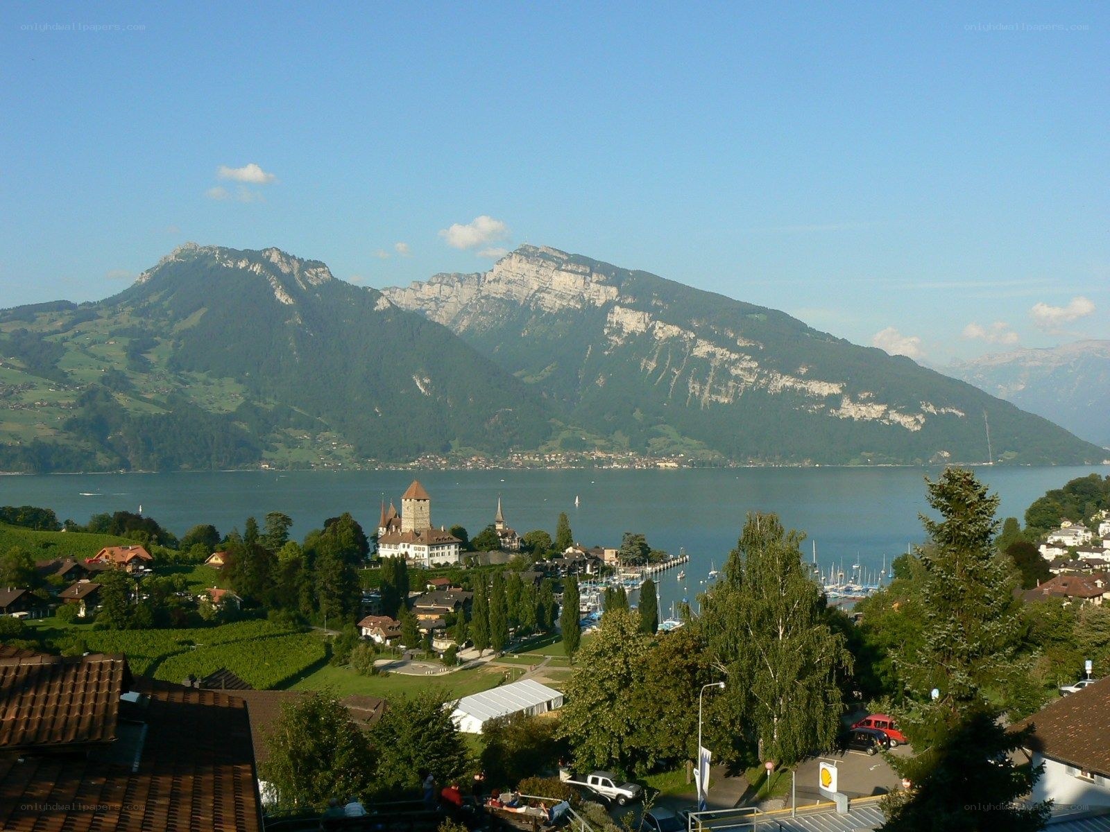 Lake Thun with mountains