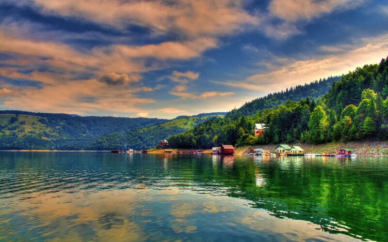 Lake with Cabins — Green