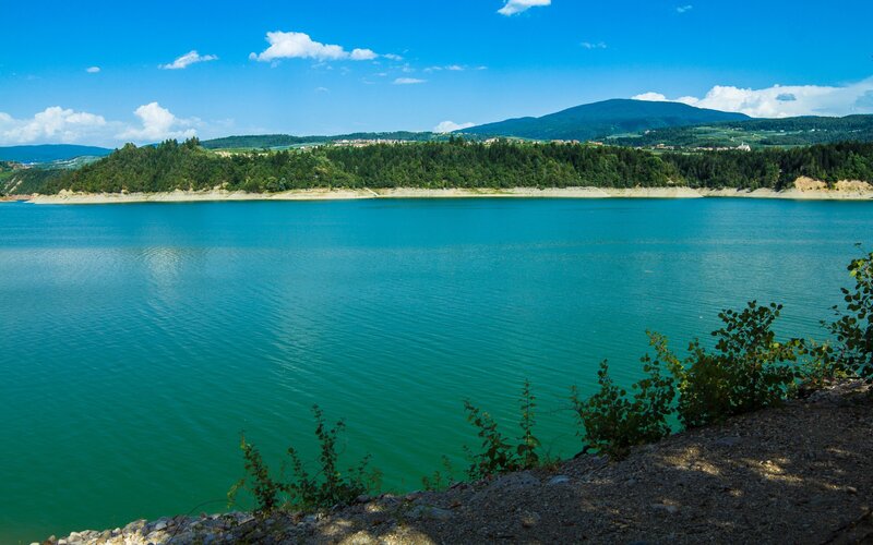 Lake with Green Water — Blue