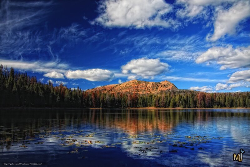Lake with mountain reflection