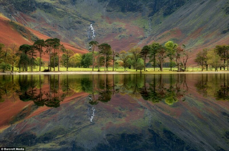 Lake with Mountain Reflection — Green, Serene, Autumn