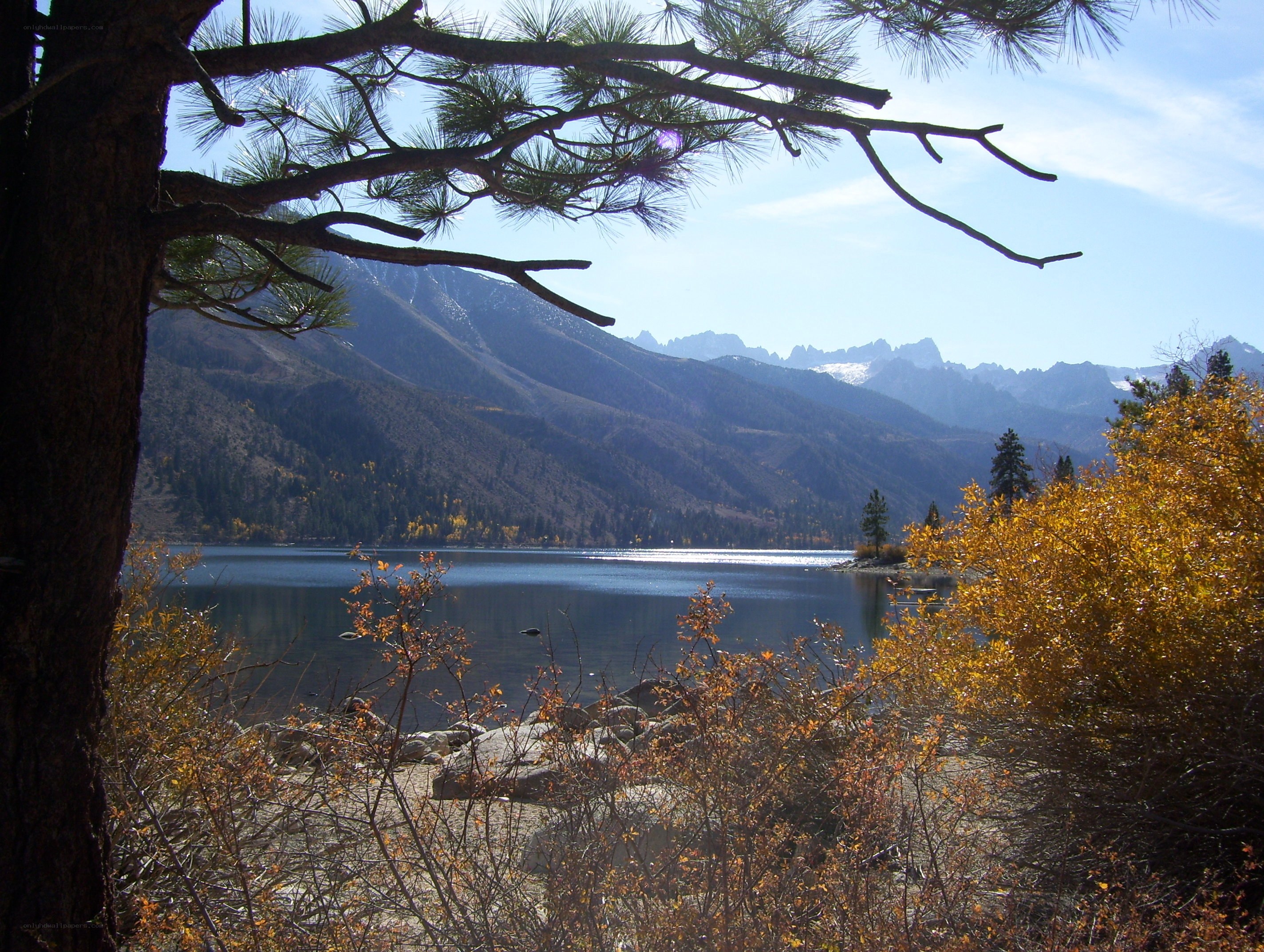 Lake with mountains in autumn