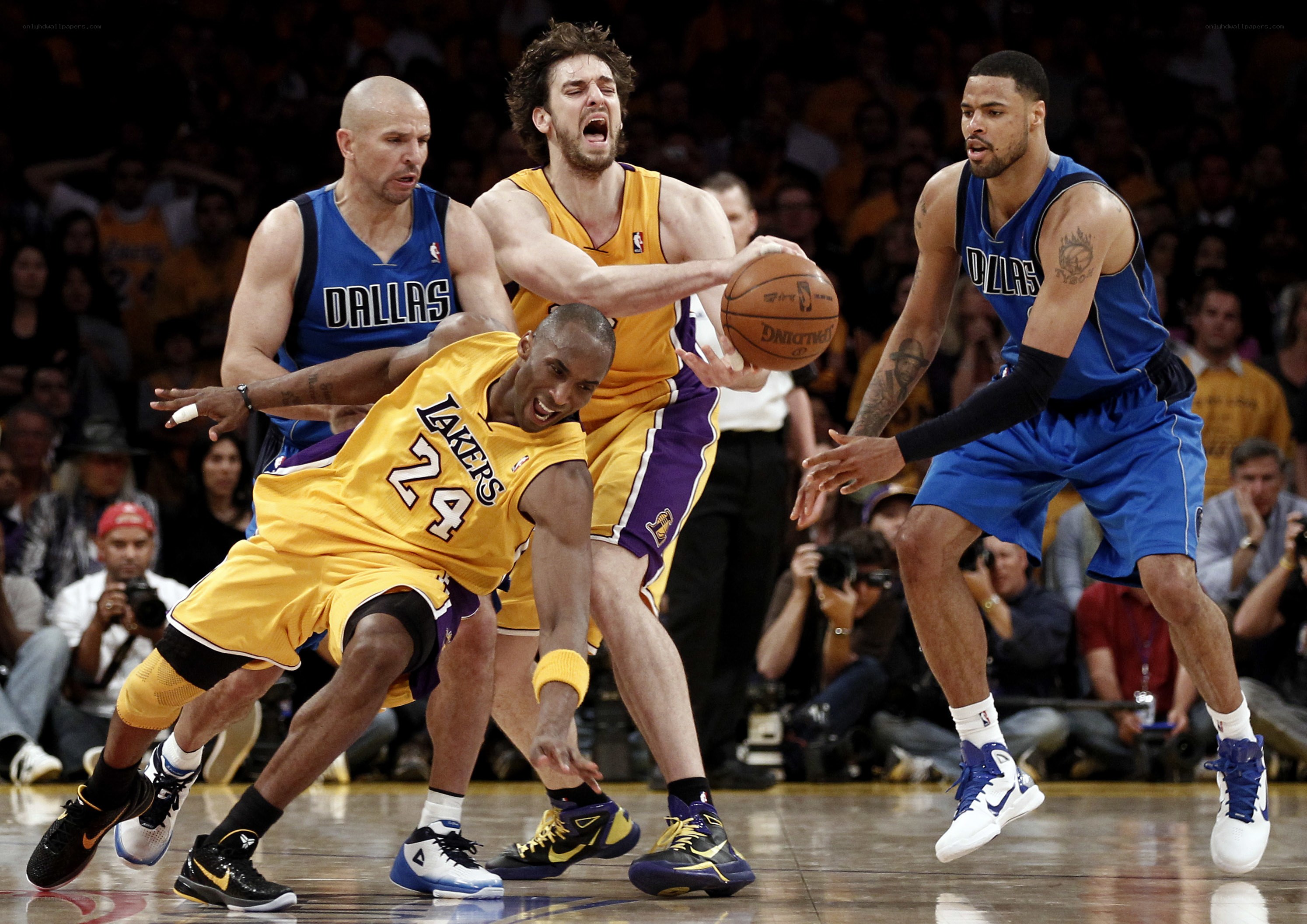 Lakers vs Mavericks basketball game