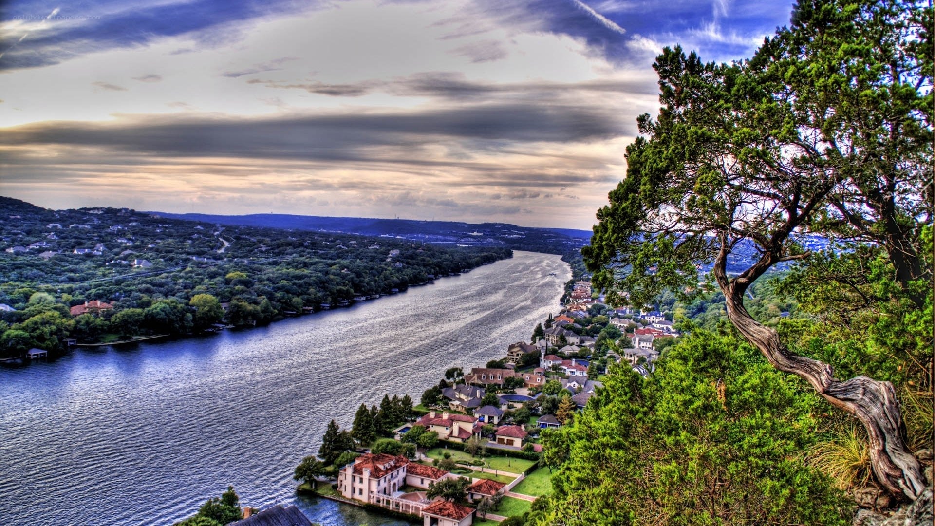 Lakeside homes along a winding river