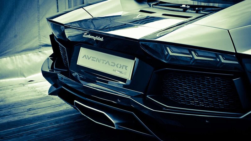 Lamborghini Aventador — Black, Dramatic
