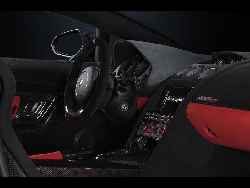 Lamborghini Aventador interior