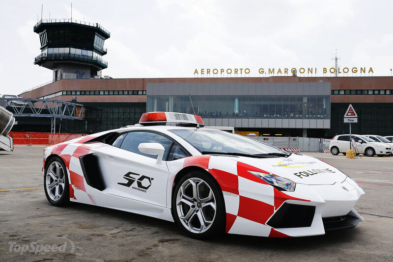 Lamborghini Aventador — White