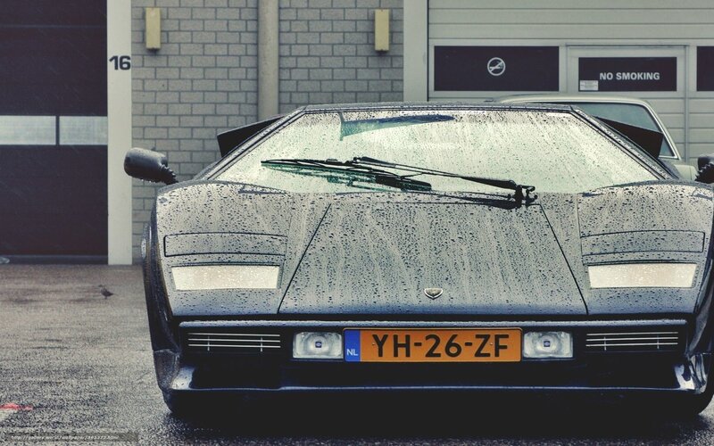 Lamborghini Countach in the rain