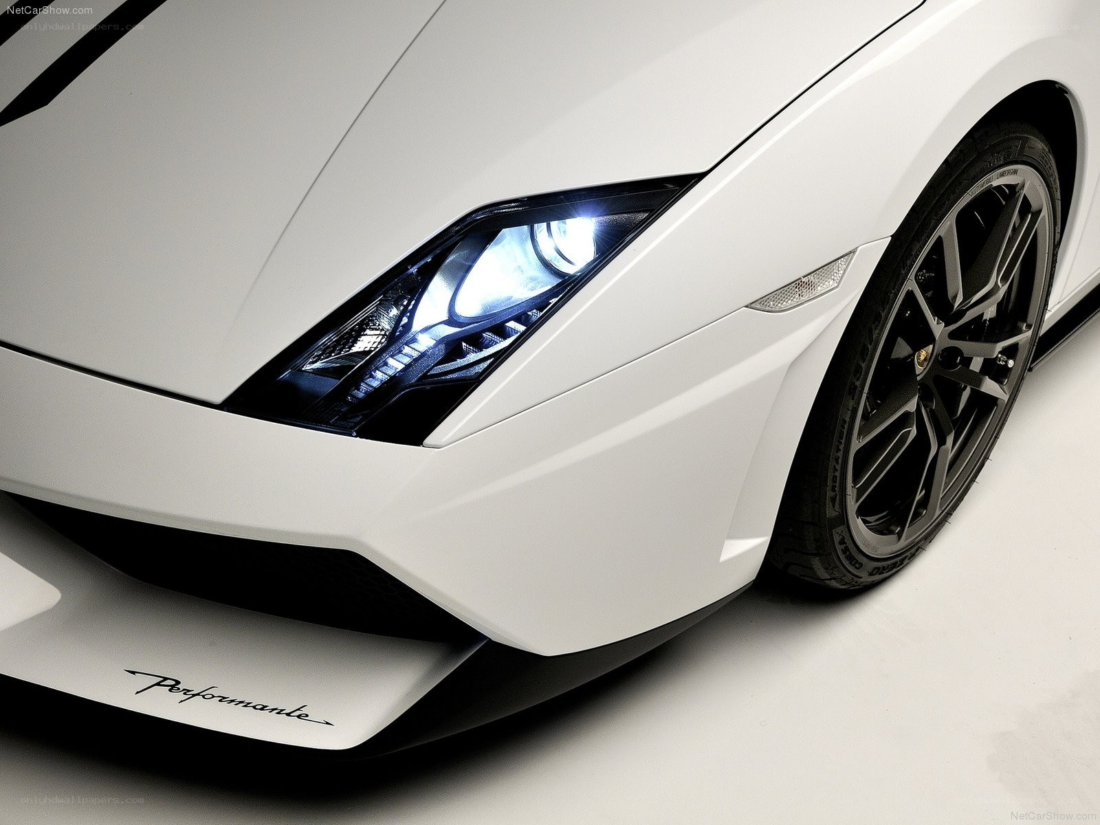 Lamborghini Gallardo Performante front