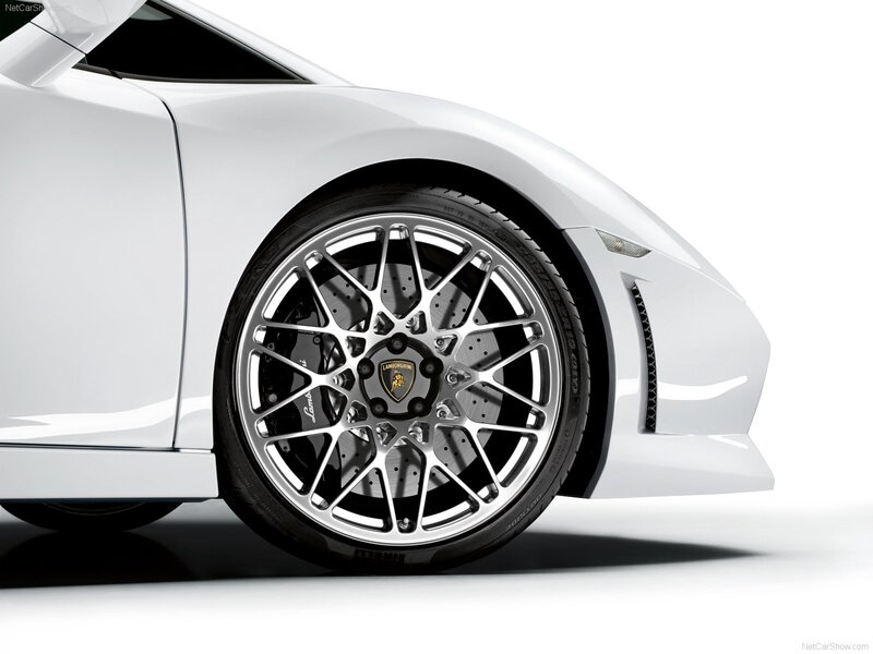 Lamborghini Gallardo wheel detail