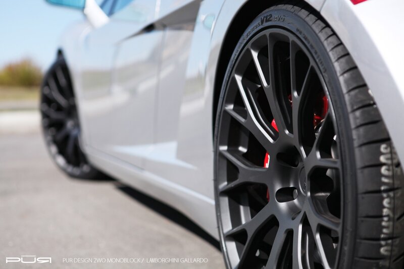 Lamborghini Gallardo with custom wheels