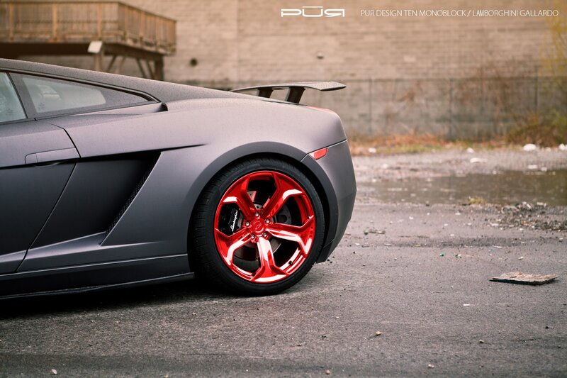 Lamborghini Gallardo with red wheels