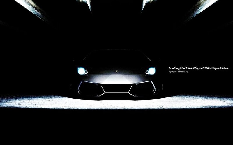 Lamborghini Murcielago in dark tunnel