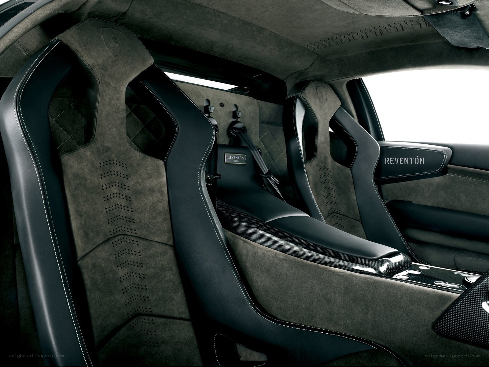 Lamborghini Revetón interior