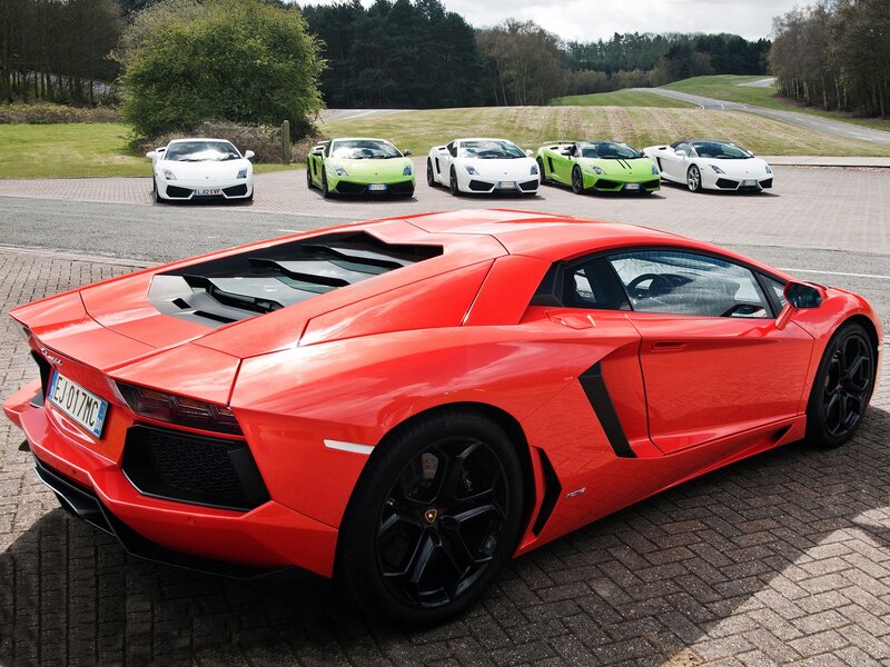 Lamborghini sports cars lineup