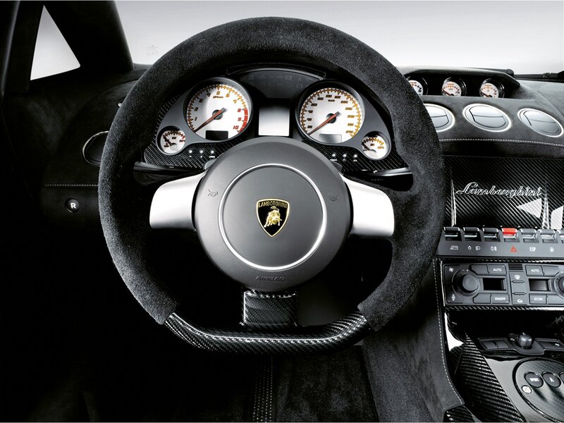 Lamborghini Steering Wheel — Black, Focused