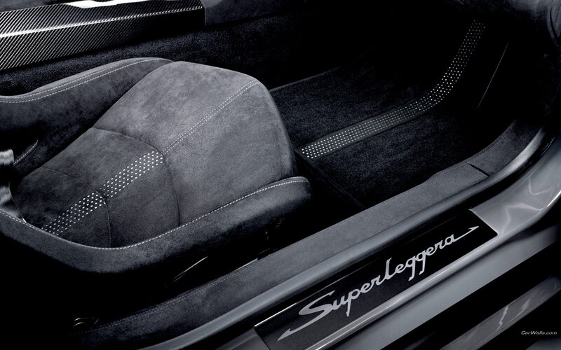 Lamborghini Superleggera interior