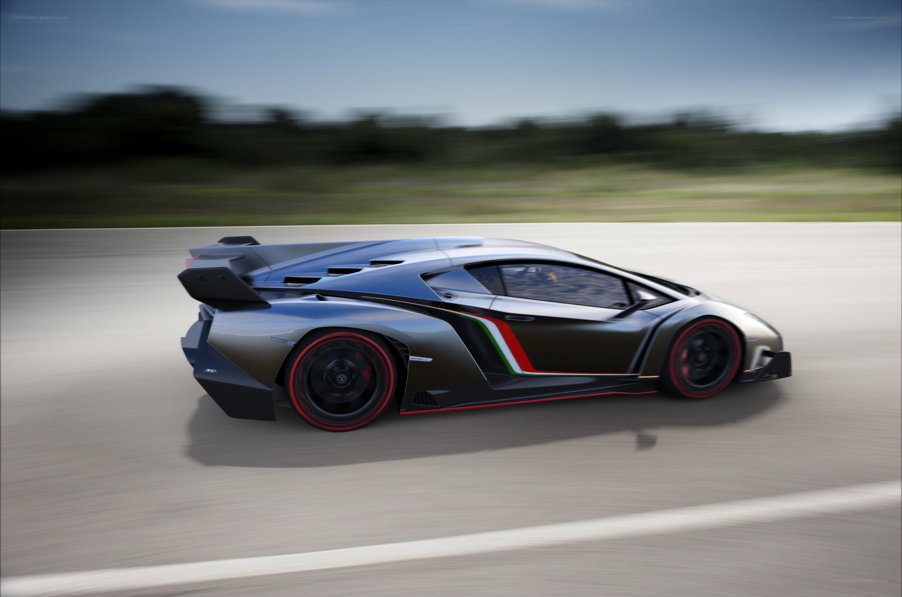 Lamborghini Veneno on track