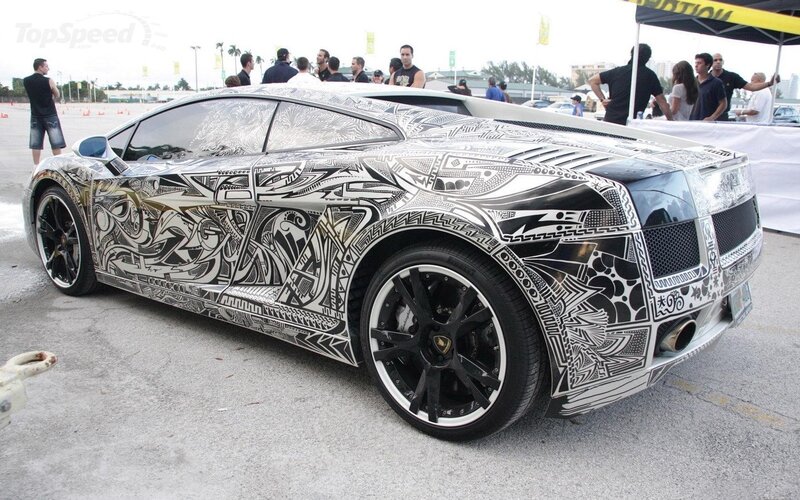 Lamborghini with custom artwork